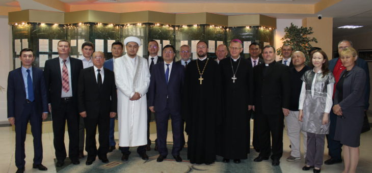 Религиозные объединения поздравили друг друга с 20-летием столицы